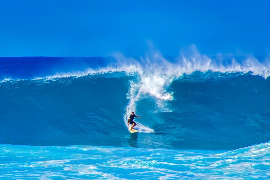 【オアフ島/日本人ガイド/半日】サーフィンレッスン＠アラモアナ☆GoPro撮影付＜グループ/プライベート/ワイキキ送迎可/日英対応＞（v-111）