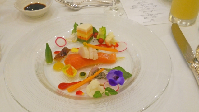 ウェディング　食事