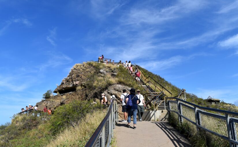 ハワイ、ダイヤモンドヘッド、ハイキングツアー