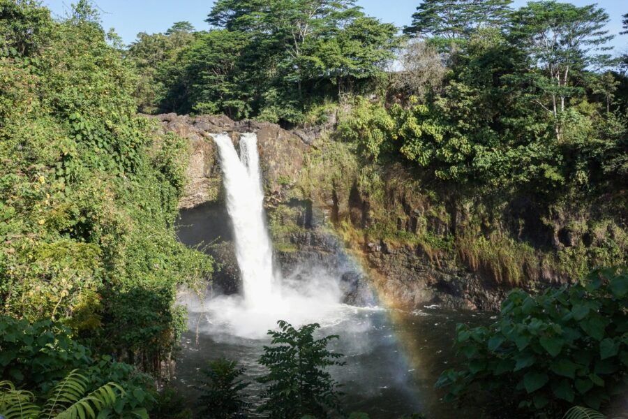 ハワイ島で人気の虹が架かる滝レインボー・フォールズとは？見どころやおすすめのツアーをご紹介