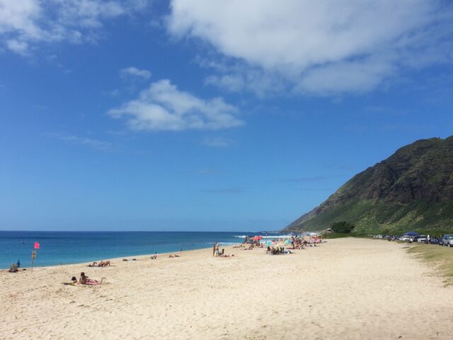 ハワイ・オアフ島のマカハビーチ