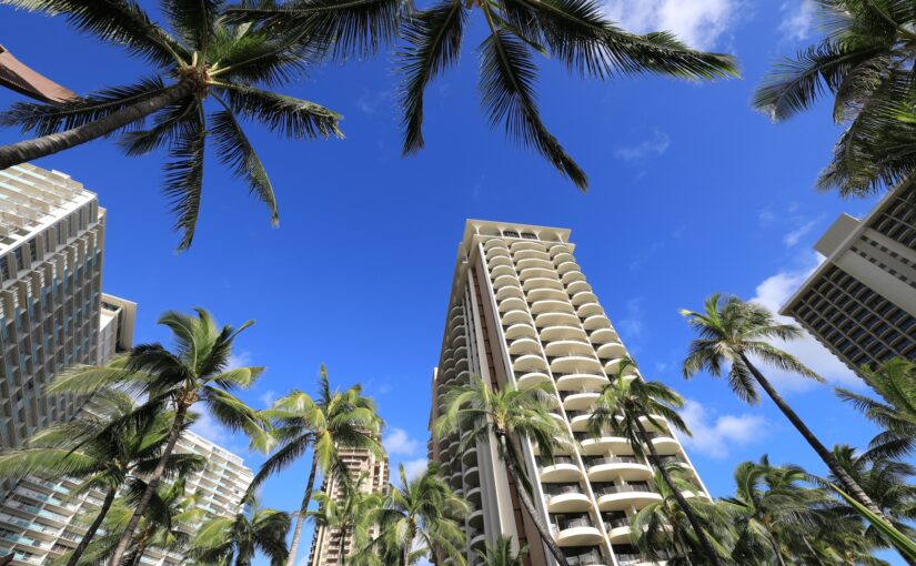 ハワイ　ワイキキ　ホテル街　保険