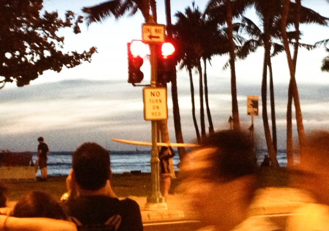 ハワイ ホノルル夕焼け街並み